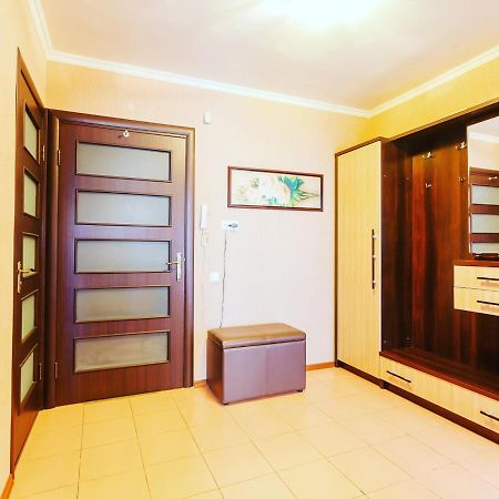 1 Room 50M2 Center Of Obolon Near River Side. Dream Town Киев Екстериор снимка