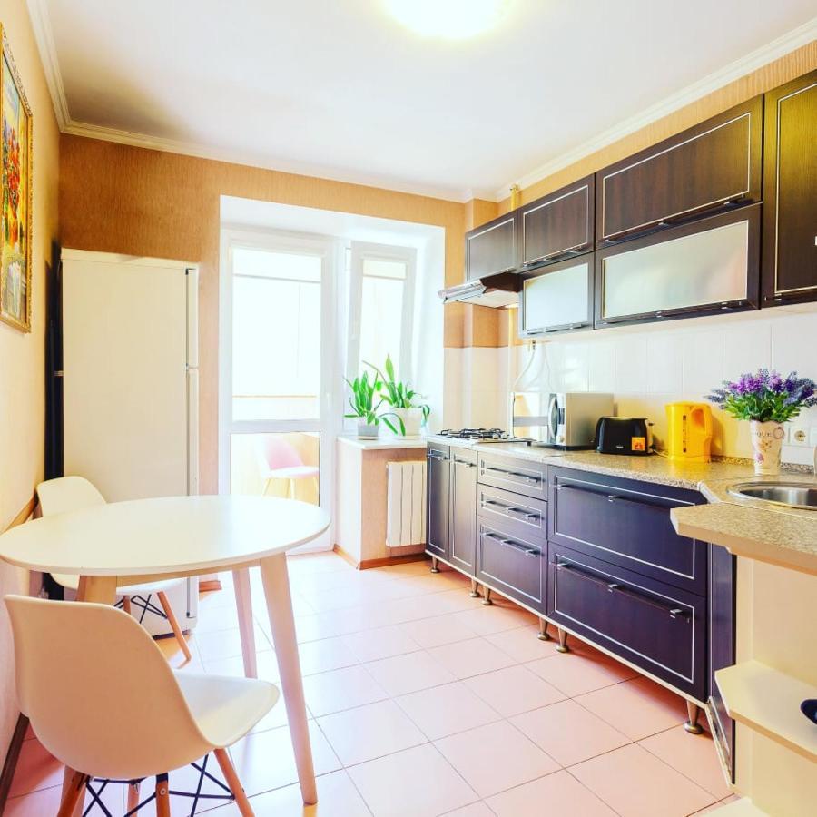 1 Room 50M2 Center Of Obolon Near River Side. Dream Town Киев Екстериор снимка